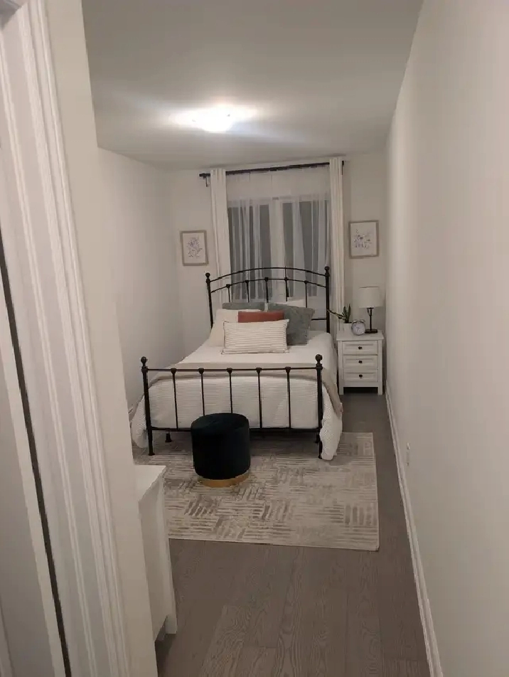 Furnished Room for Rent Near Durham College — $850/month — Oshaw