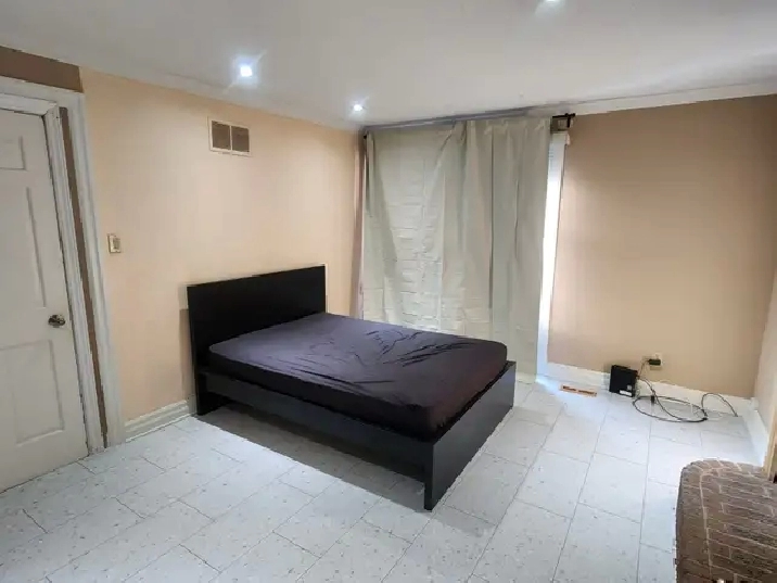 Private room for rent