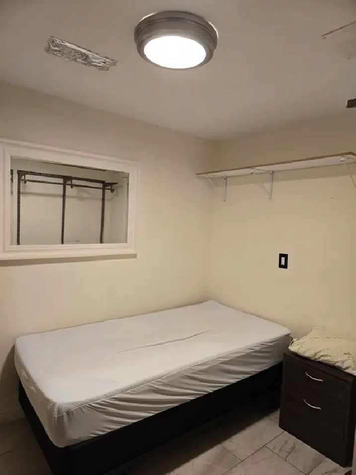 ROOM FOR RENT