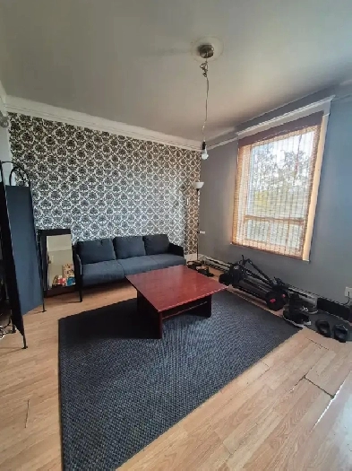 41/2 A LOUER DANS ROSEMONT - 3E ÉTAGE
