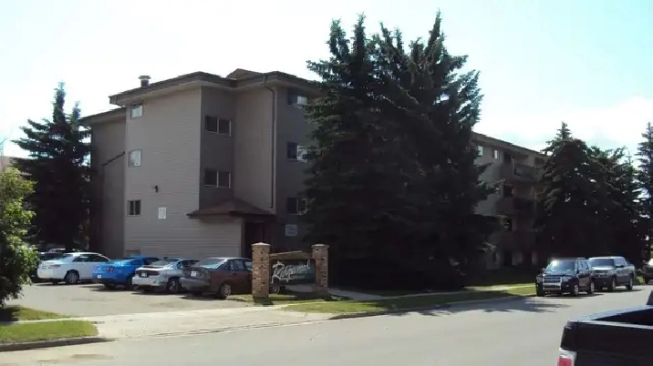 2 Bed 1 Bath Unit in Rocky Mountain House, AB