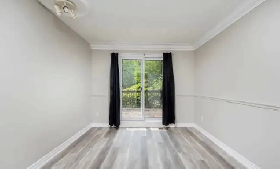 McMaster Univ: 1 Private Room with Private Deck Available f