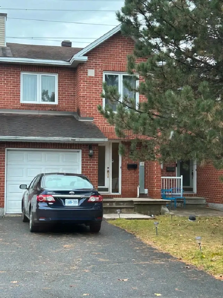 EXEC Townhome 3 BDRM For RENT in Orleans DECEMBER 1st $2625.00