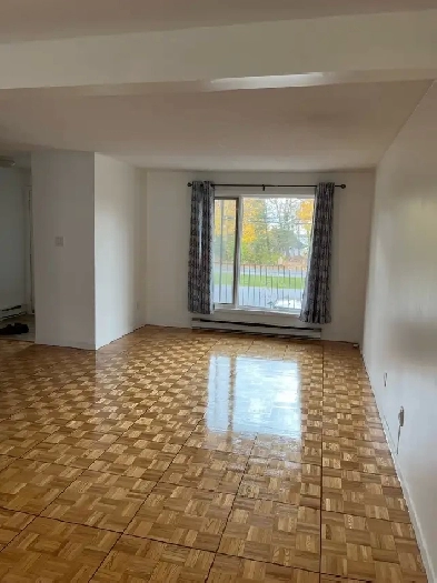 Apartment in Triplex for Rent in Aylmer