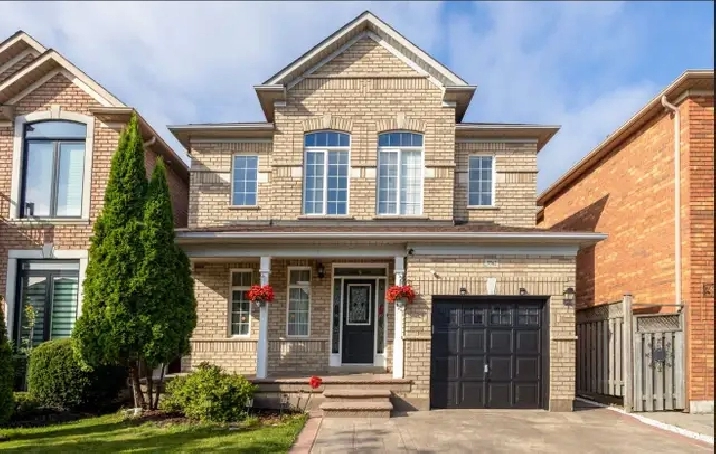 3 Bedroom Detached House for Rent in Mississauga